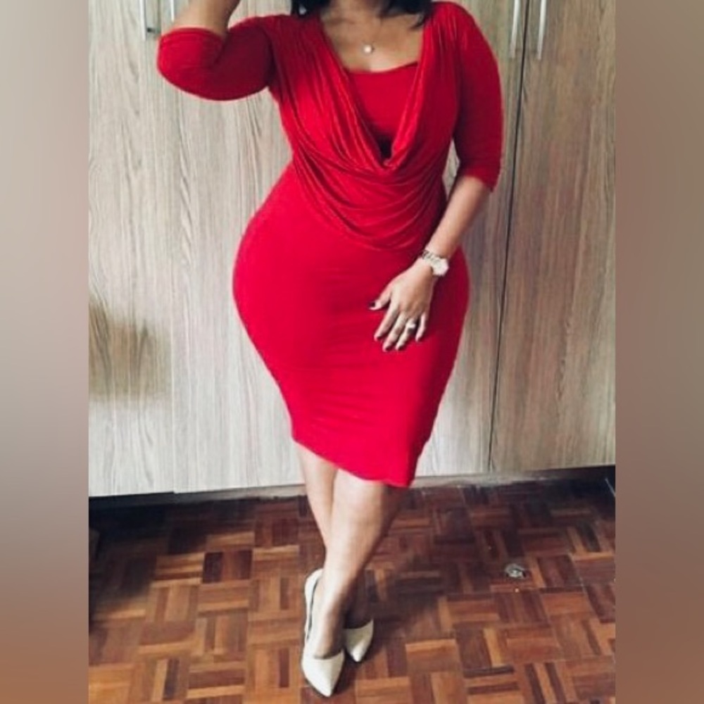 LANE BRYANT RED SCOOP NECK, RUCHED BODYON DREES